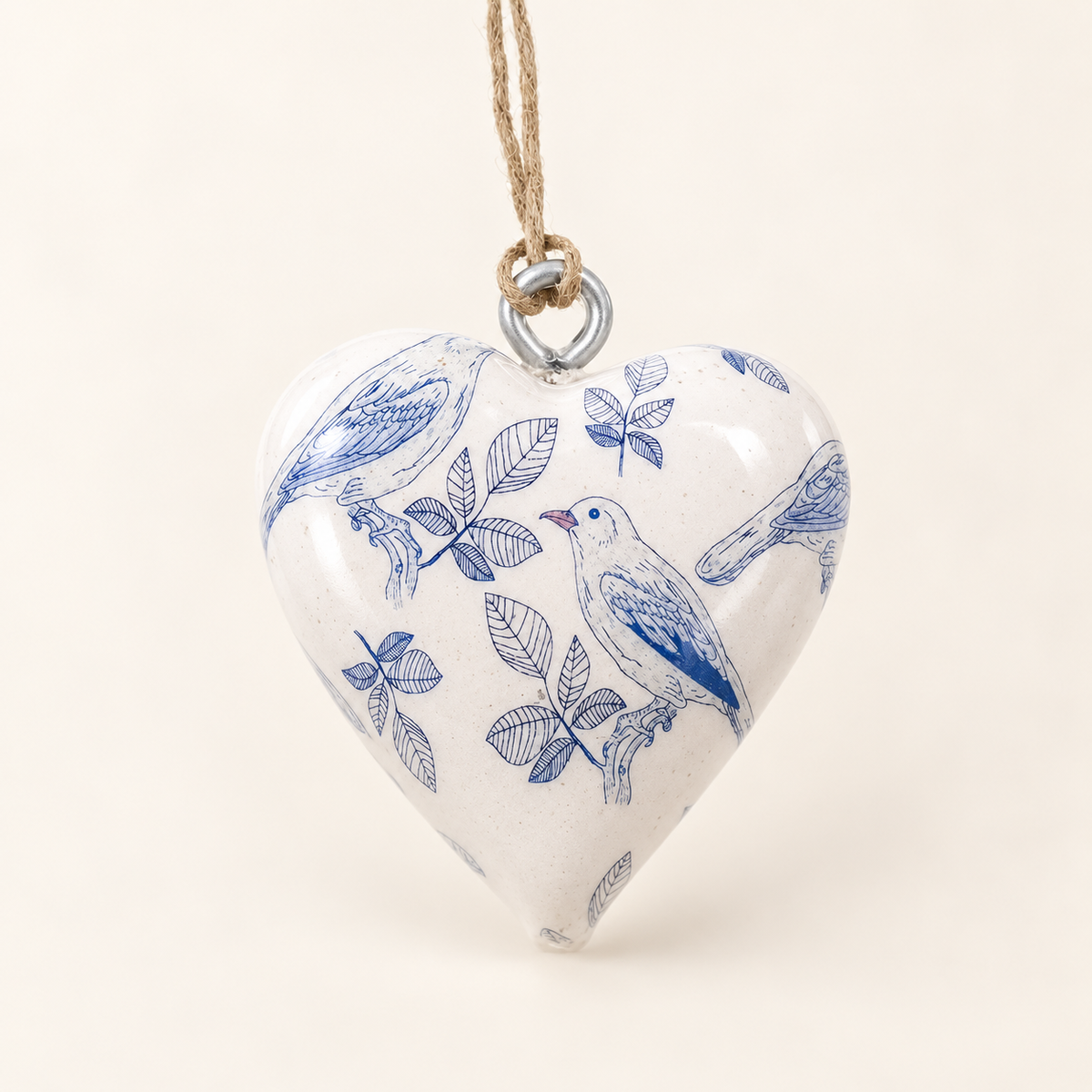 Cœur décoratif Elvane à suspendre avec motifs d’oiseaux bleus et feuillage