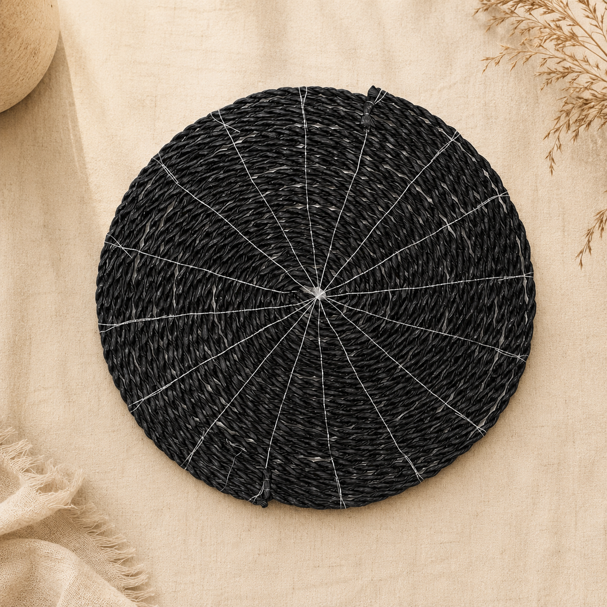 Décoration murale ronde Bintang noire en fibres tressées diamètre 31 cm