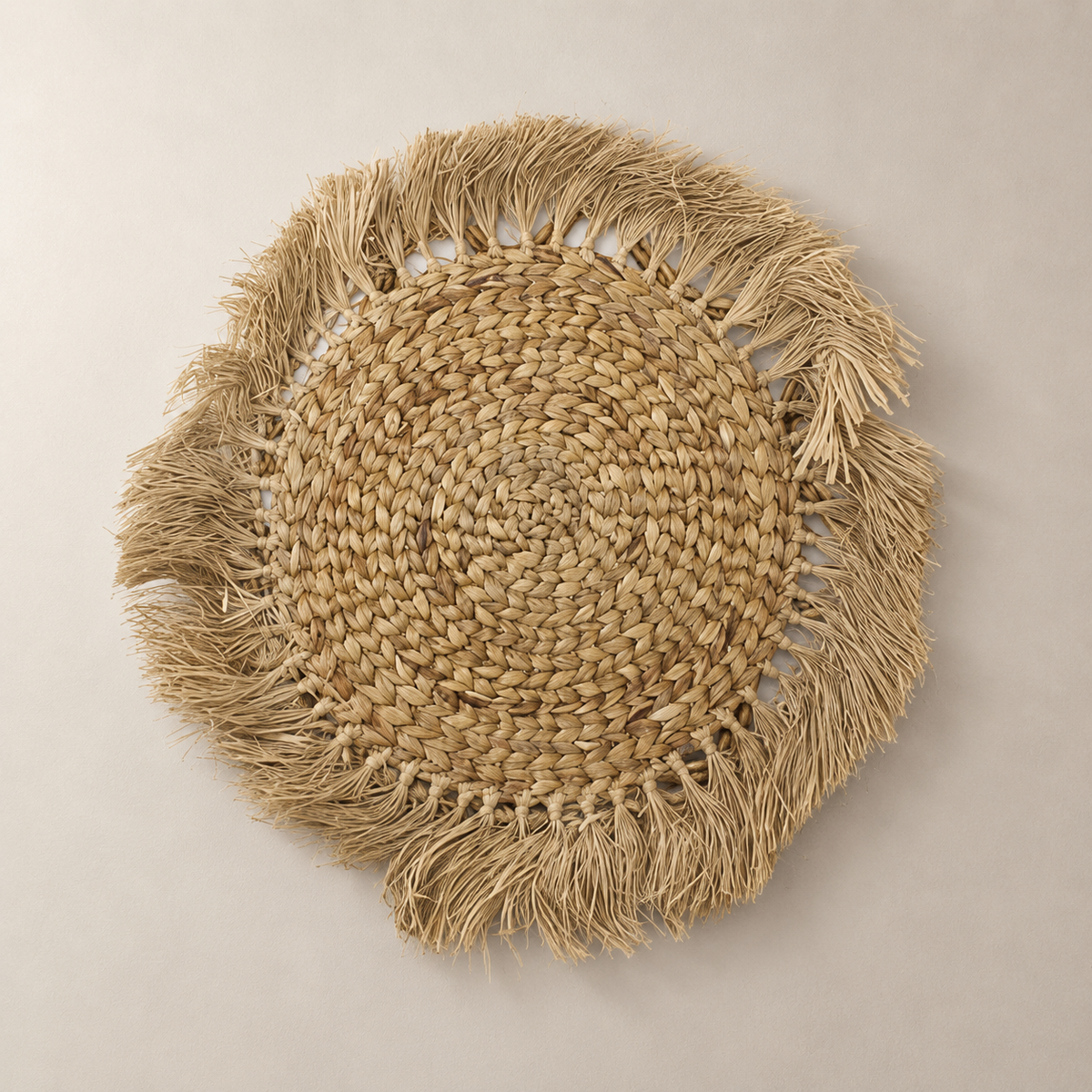 Décoration murale ronde Kribo en fibres naturelles avec franges diamètre 50 cm