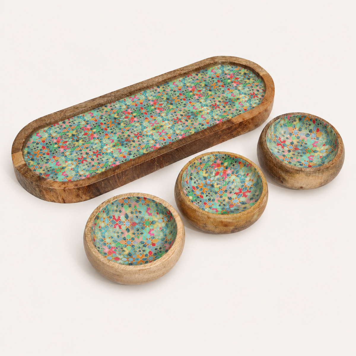 Plateau & Coupelles Alméa en bois de manguier aux motifs mosaïque méditerranéenne multicolores